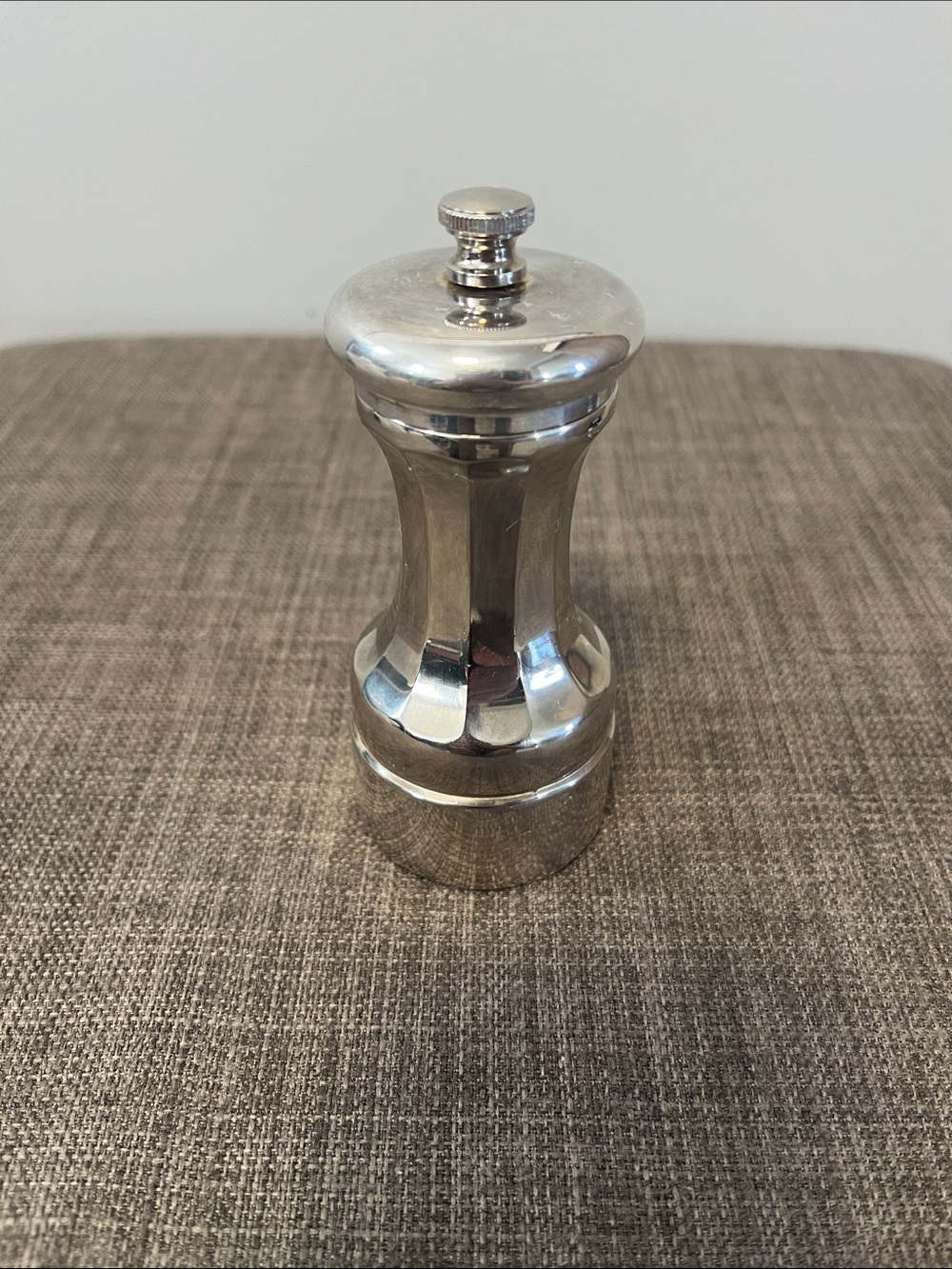 Pepper Mill Grinder - Silver tone